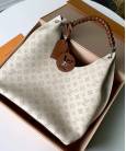 Сумка Louis Vuitton Carmel Mahina Bag Cream